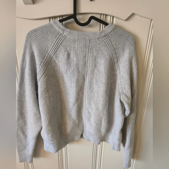 Banana Republic Light Grey Knit Sweater Large - Picture 3 of 3